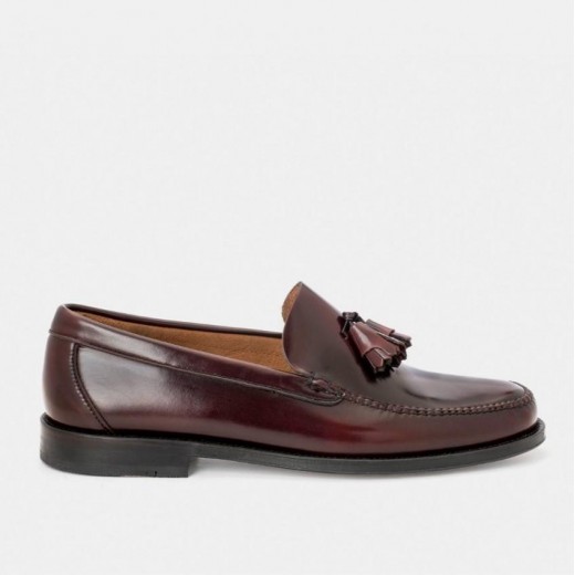 Castellanos con borlas burdeos