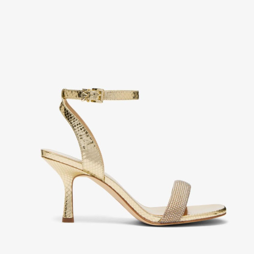 Carrie Sandal en Oro