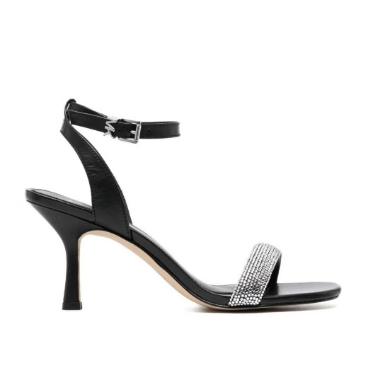 Carrie Sandal en negro