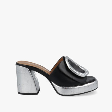 Tacón Alberta en negro y plata