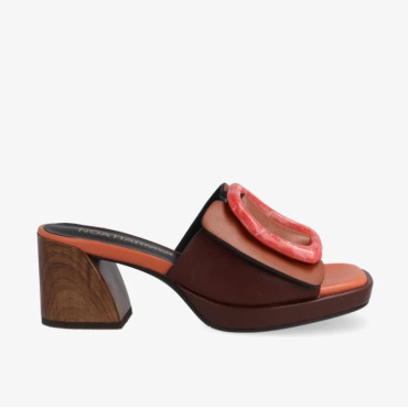 Zueco Flora en cuero