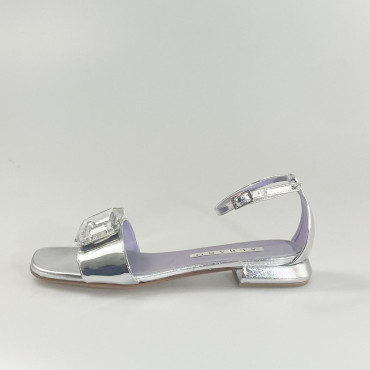 Sandalia plana en plata
