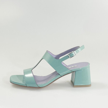 Sandalia charol aqua